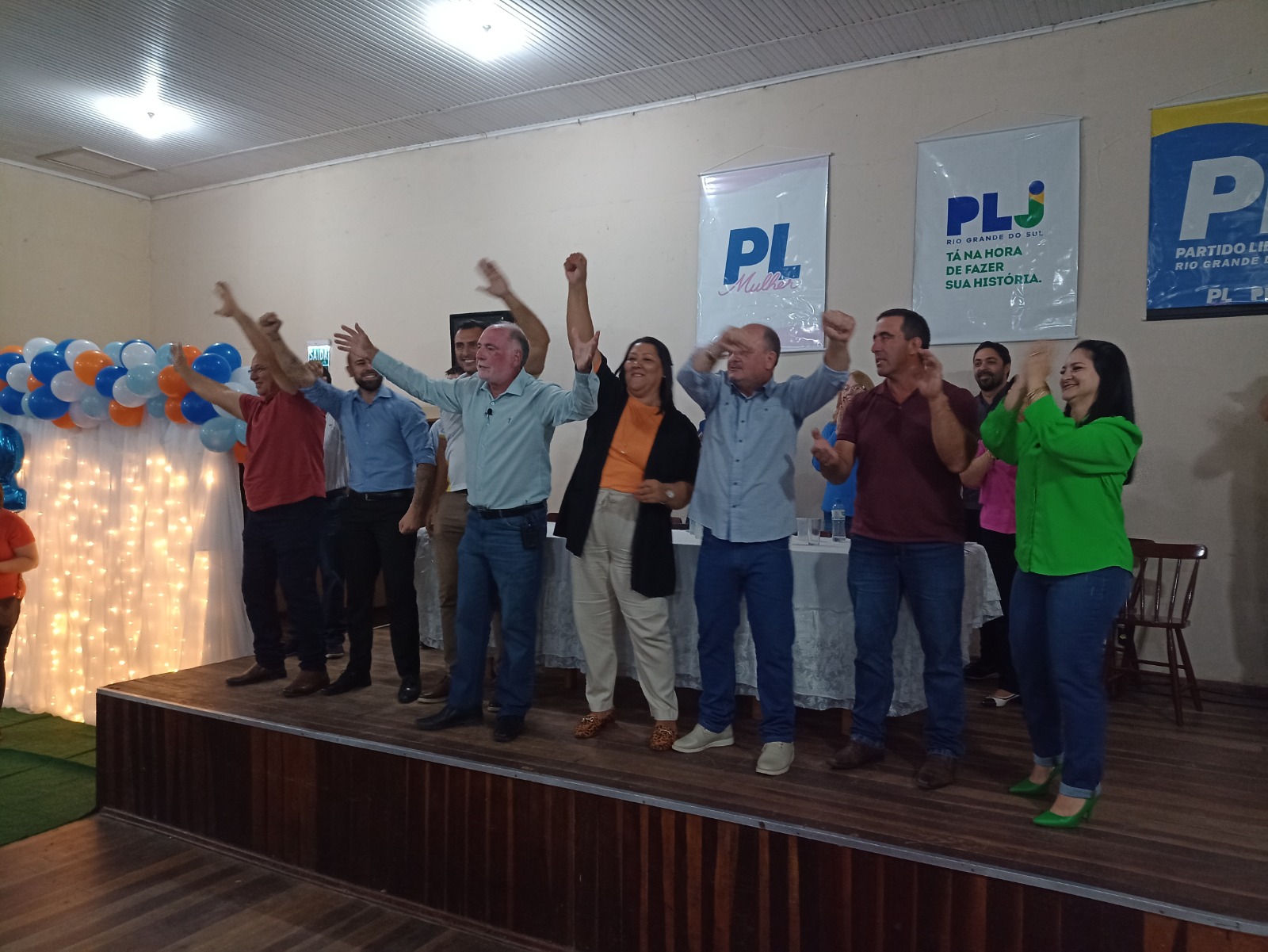 PL apresenta pré-candidatos a vereador e Joni Rocha como pré-candidato a prefeito.