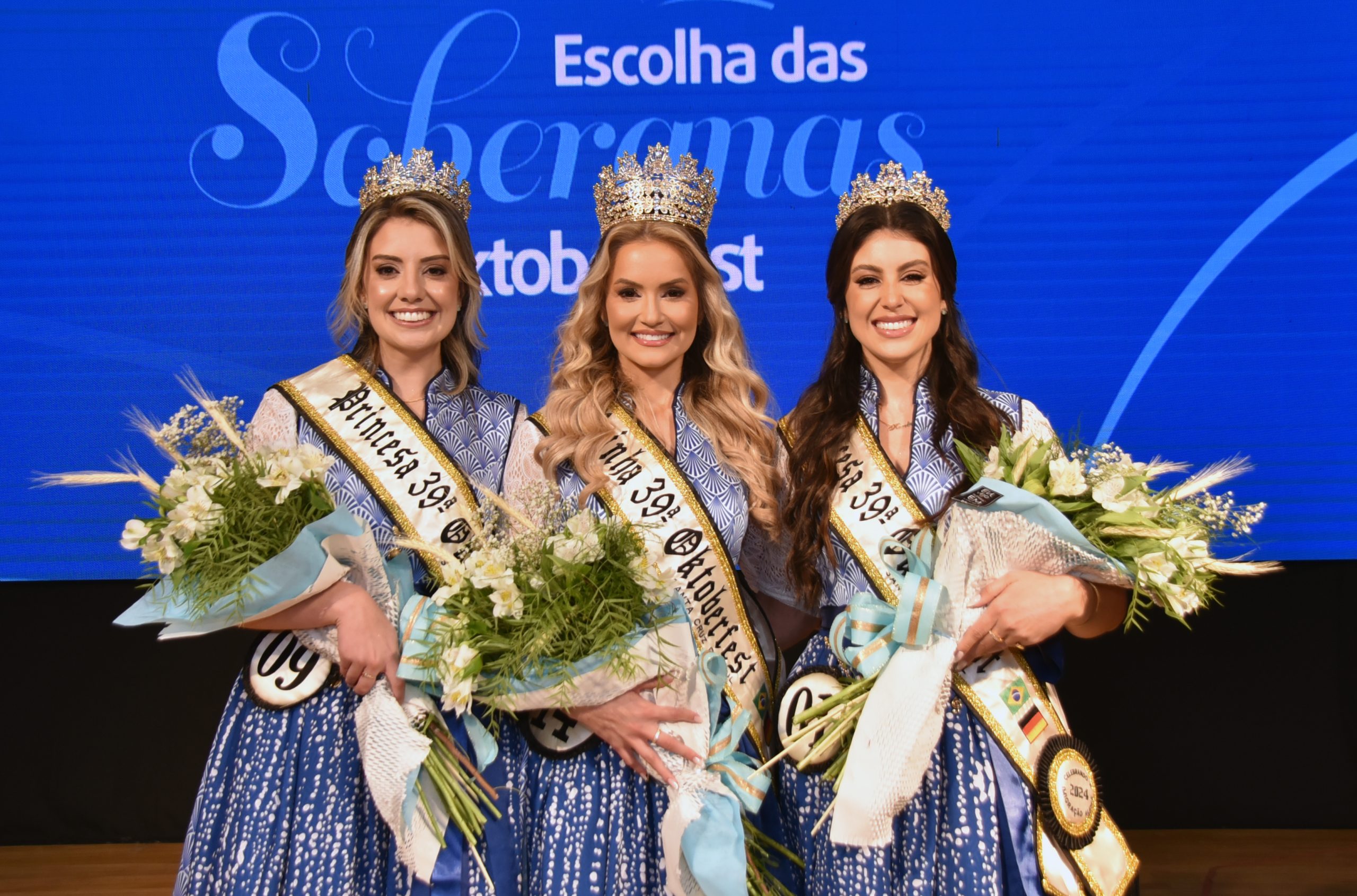 Tatiane, Nathalia e Karoline são as soberanas da 39ª Oktoberfest de Santa Cruz do Sul